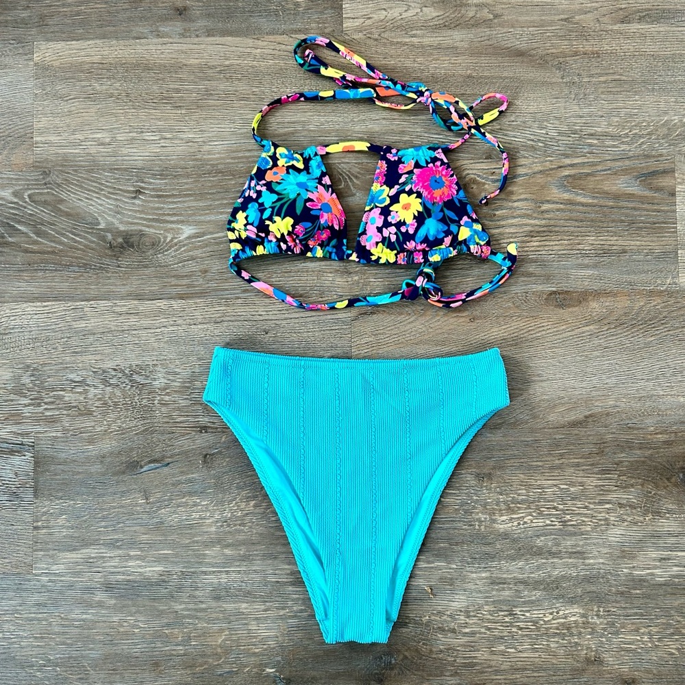 NWOT Floral Bikini Set